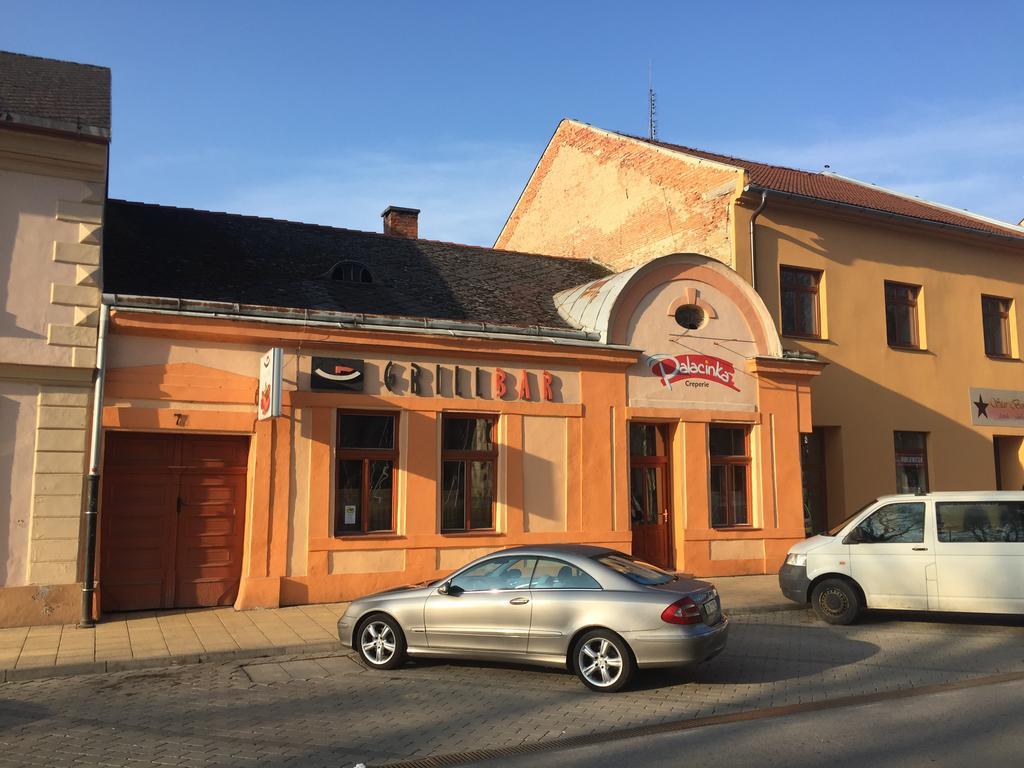 Grillbar Penzion & Restaurant Spišská Nová Ves Kültér fotó